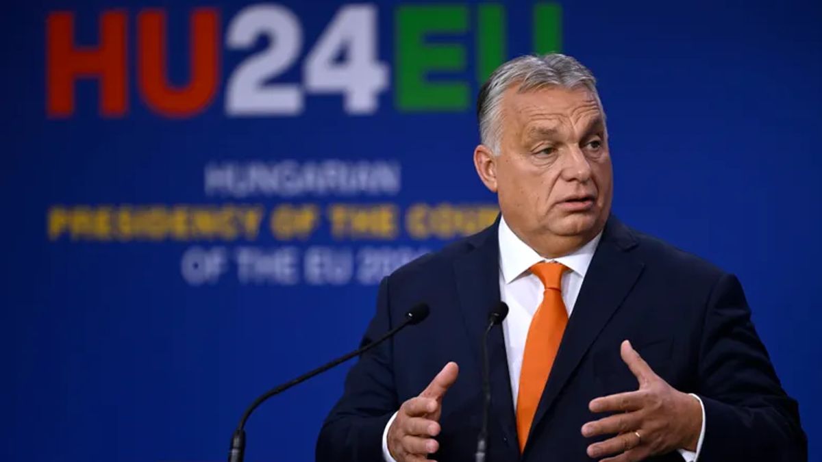 Orbán Viktor az egyetlen vezető az EU-ban, aki szerint azonnali tűzszünetre és béketárgyalásra van szükség – jelentette ki Menczer Tamás