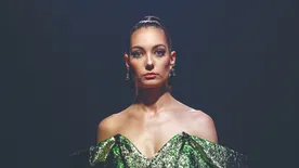 „Már megint hibátlan fotó” – Hunyadi Donatella szexin elegánsan várja a karácsonyt