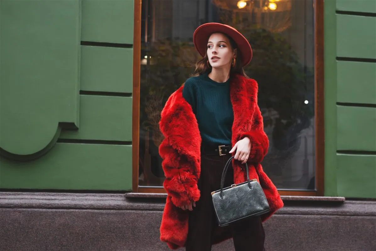 Kabát Outdoor,Fashion,Portrait,Of,Young,Beautiful,Confident,Lady,Wearing,Trendy