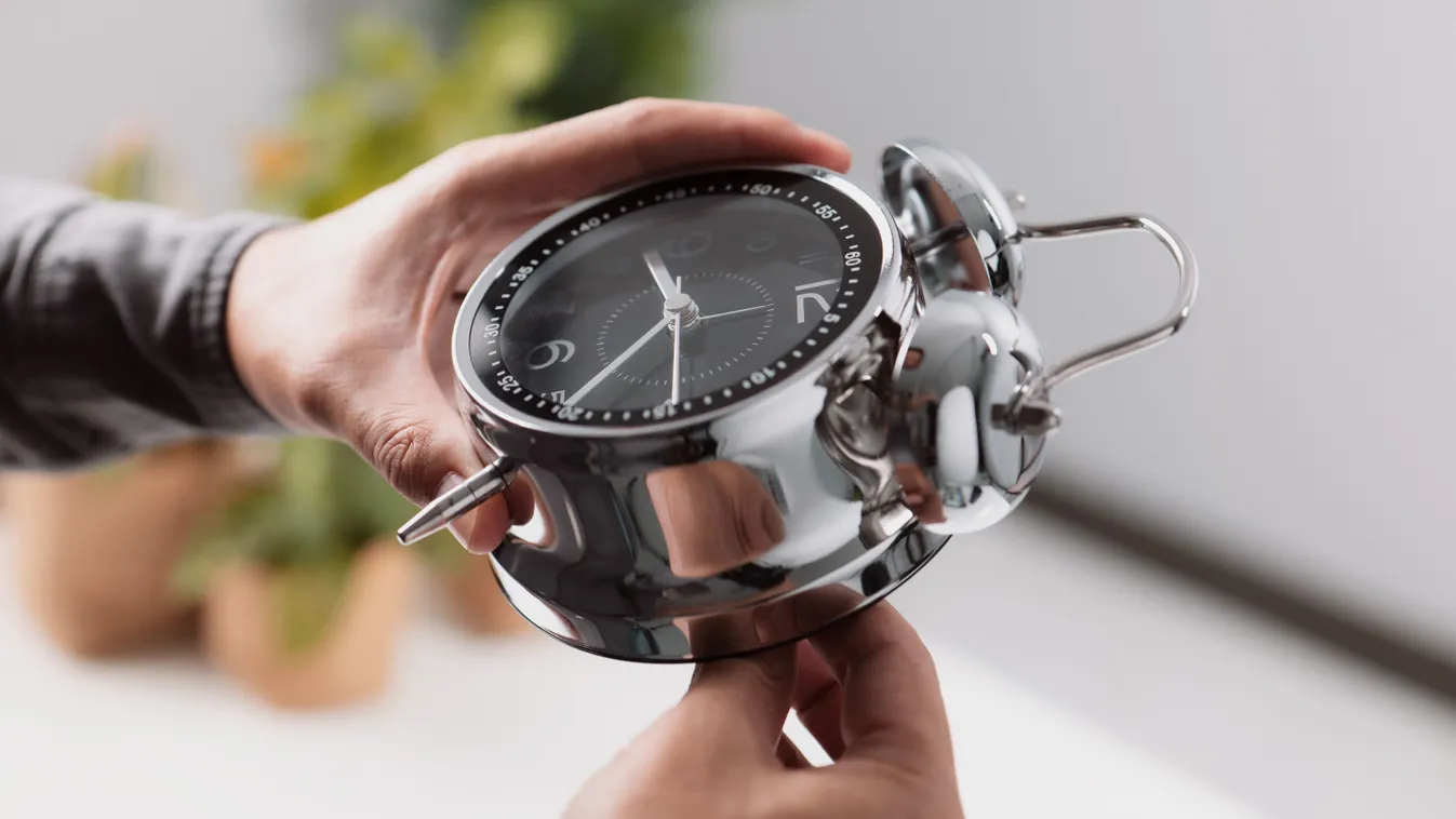 1932-ből jött az időutazó és 2050-be tartott