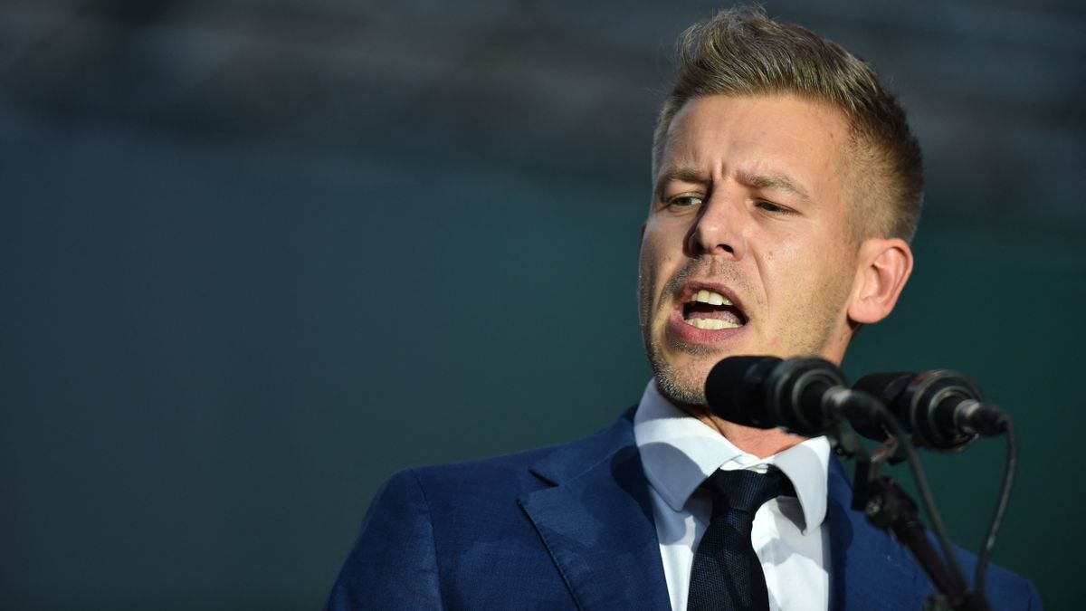 Magyar Péter  játszadozik a magyar emberek biztonságával