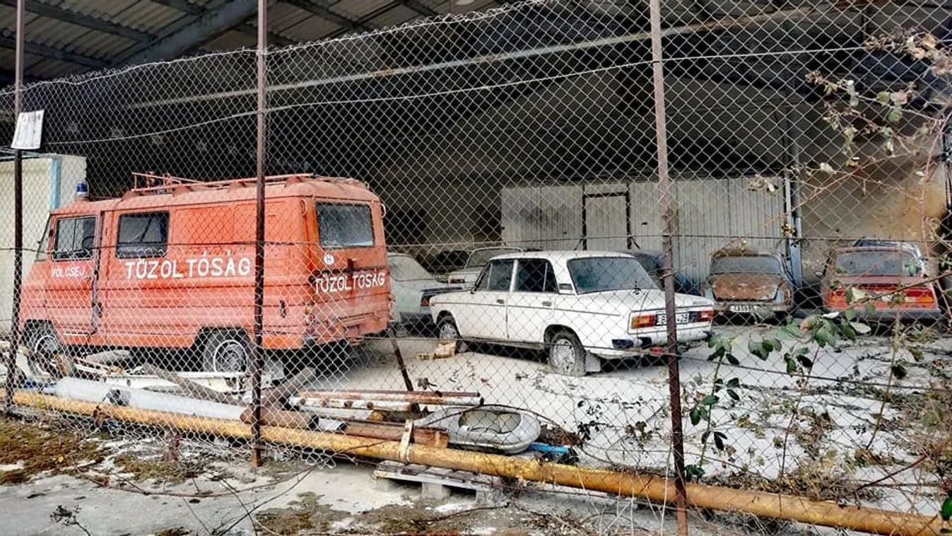 Szanaszét hevernek a roncsautók ezen a telephelyen!