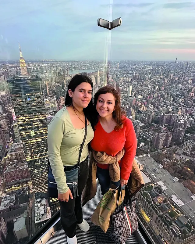  Erdélyi Mónika és Molli amerikai kalandjai - RIPOST 
