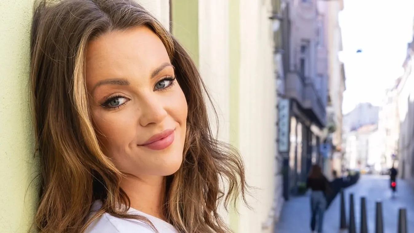  Kárpáti Rebeka szemkápráztatótan gyönyörű - Fotó