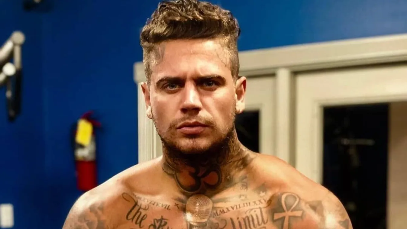 Mandula Ádám fejéhez fegyvert nyomtak