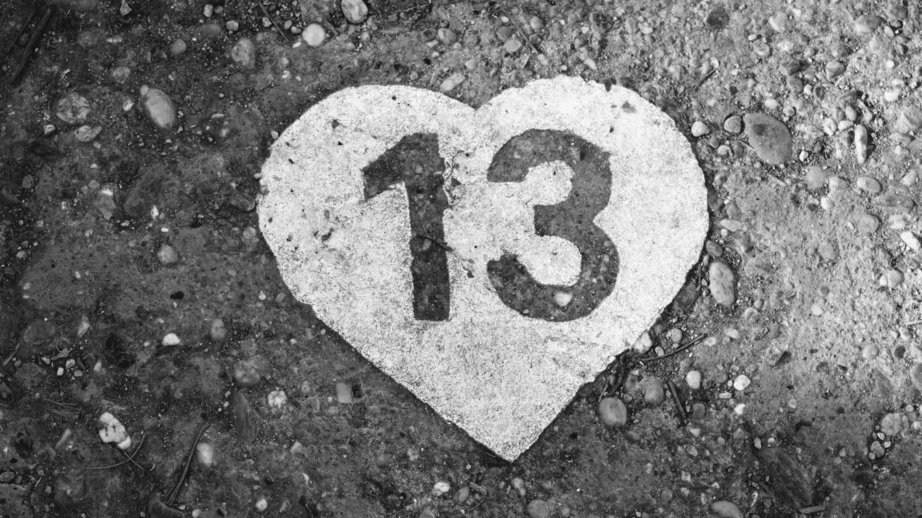 Péntek 13 a furcsaságok napja