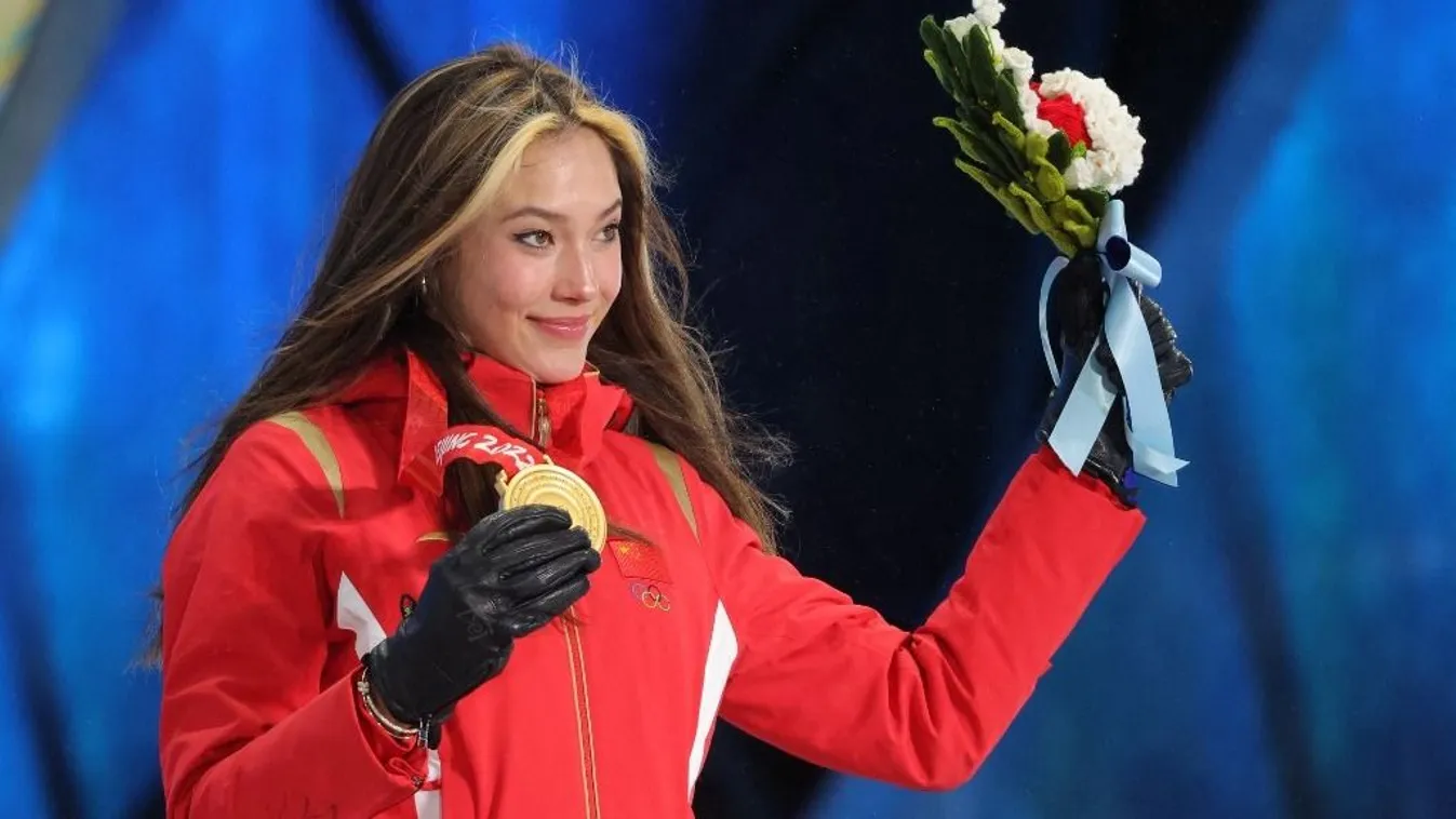 Liu Shaoang barátnője dollármilliókat szakított