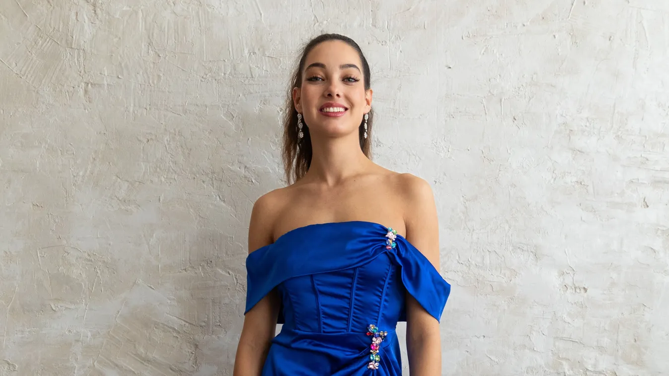 Vadító, Hunyadi Donatella egy szál semmiben pózolt