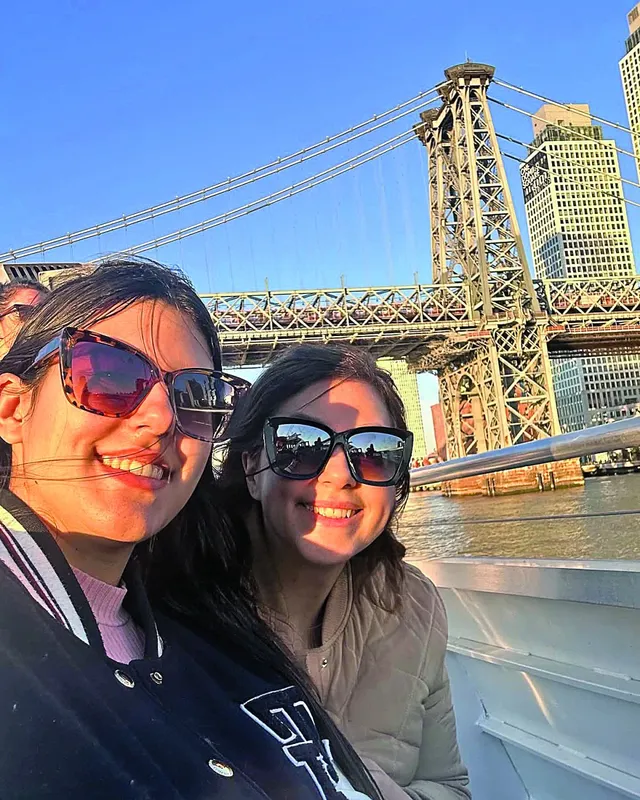  Erdélyi Mónika és Molli amerikai kalandjai - RIPOST 
