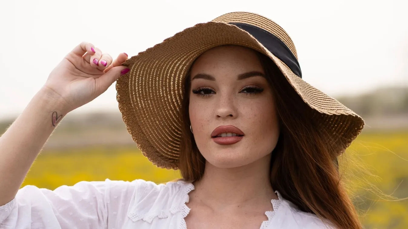 Pikáns klipet forgatott Bányai Noémi