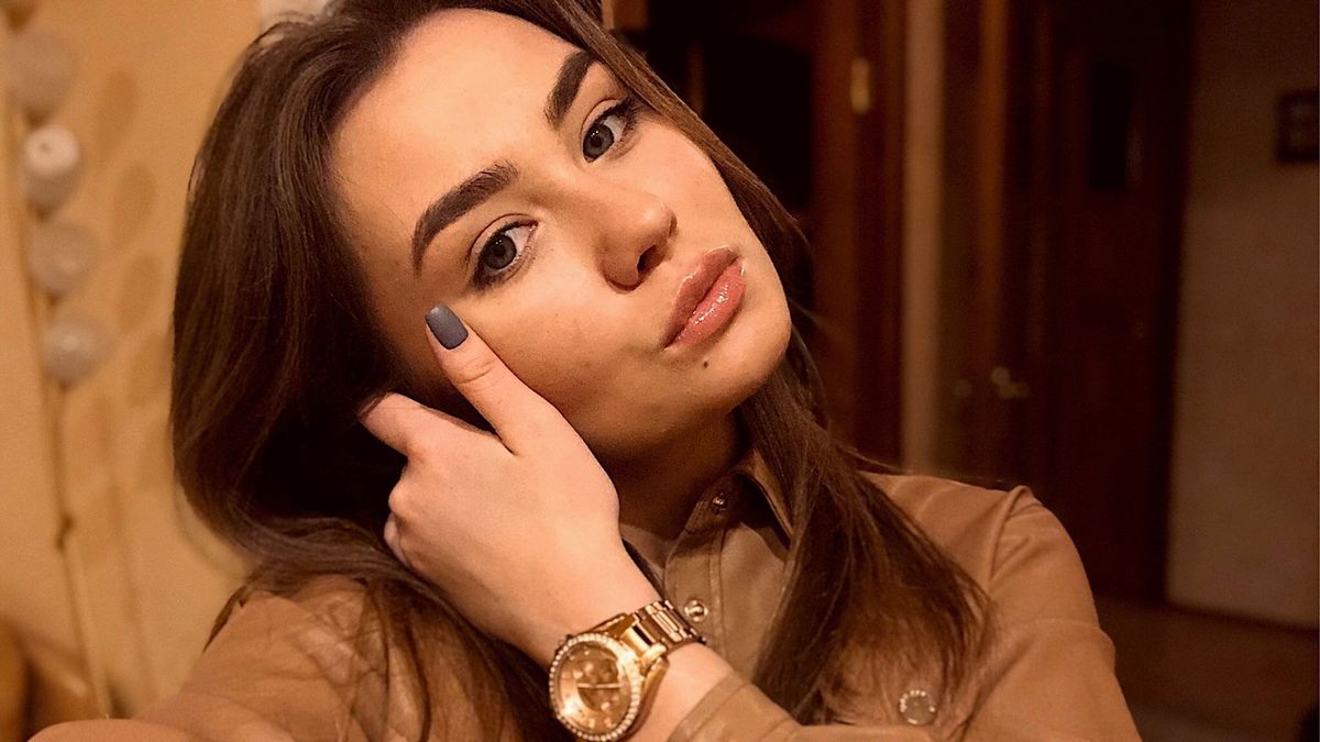 BBC: egy kazah bugyimodell csempészi a brit haditechnikát az oroszoknak