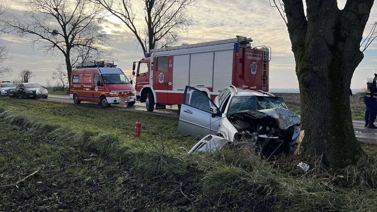 Helyszíni fotókon az újabb magyarországi horrorbaleset, mentőhelikoptert is riasztottak