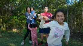 "23 éves vagyok hat gyerekkel – 15 évesen szültem először"