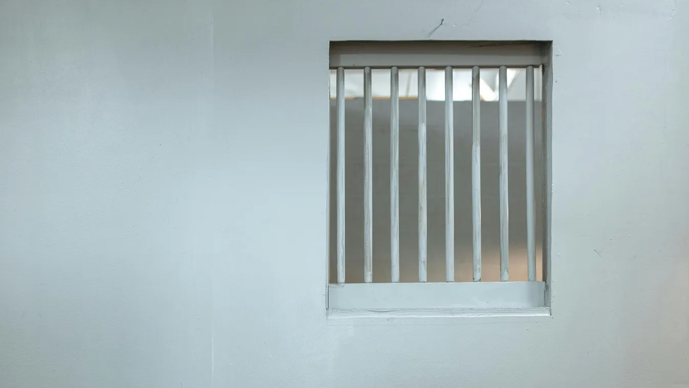 Felvétel készült a rabbal szexelő börtönőrről