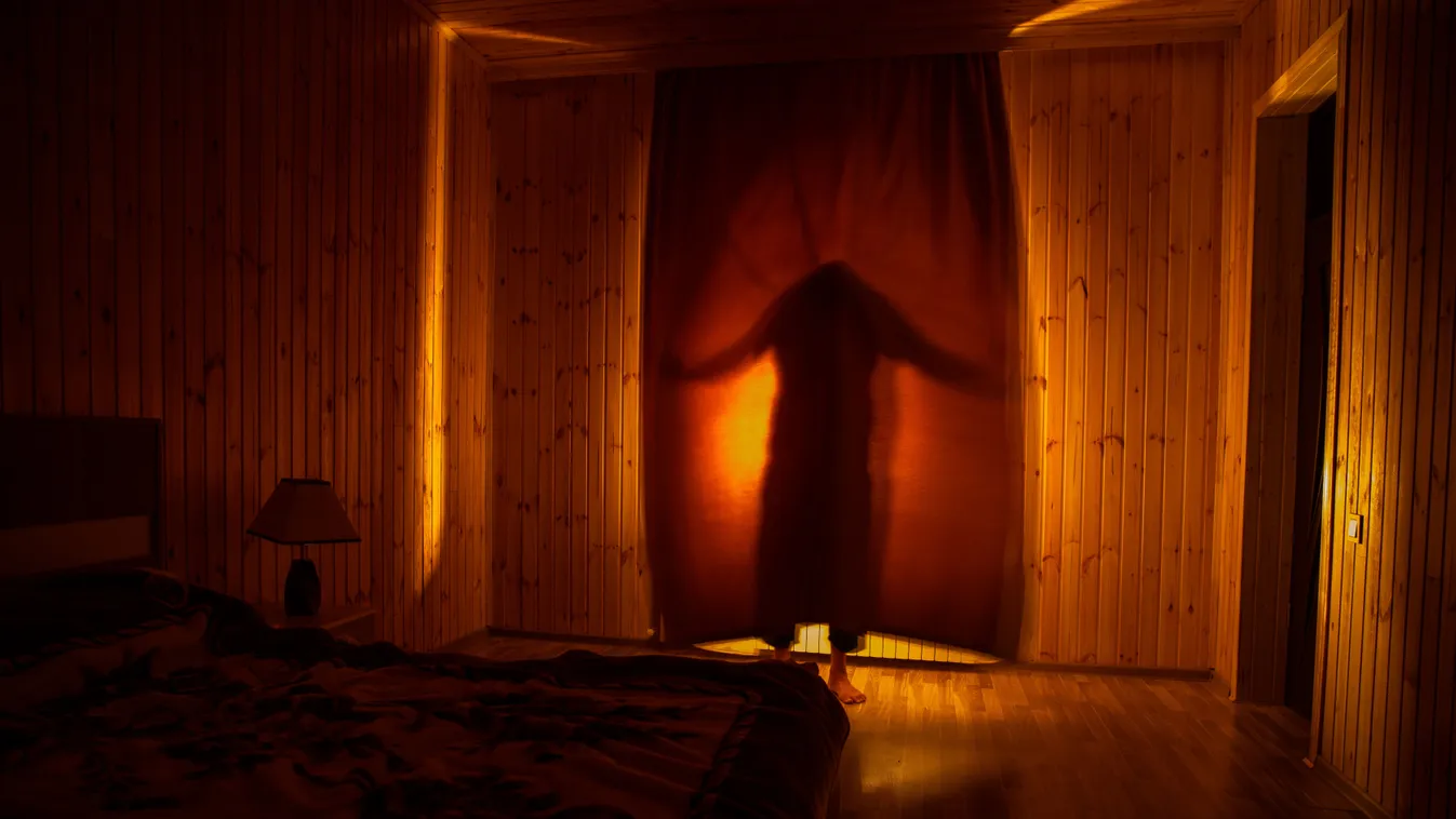 Démon jósolt halált Elvirának