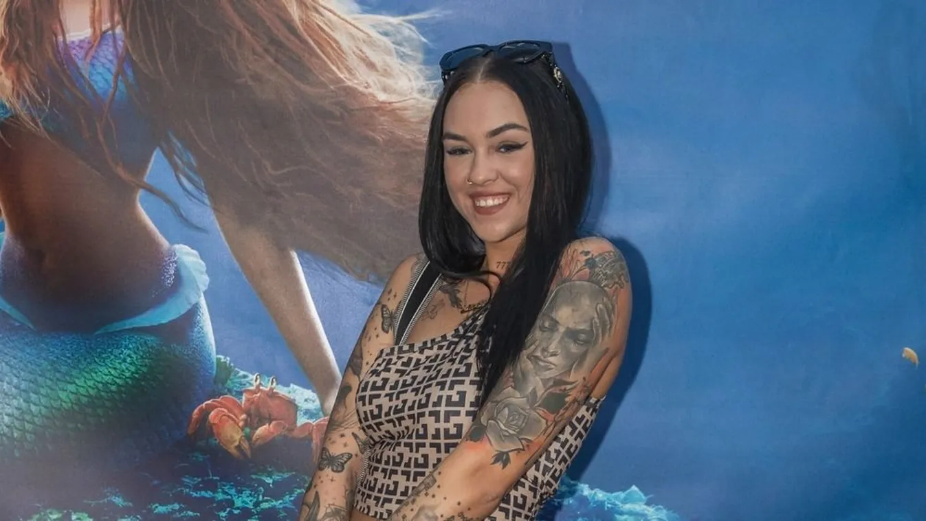 Brutálisan kigyúrta magát a magyar énekesnő – fotó