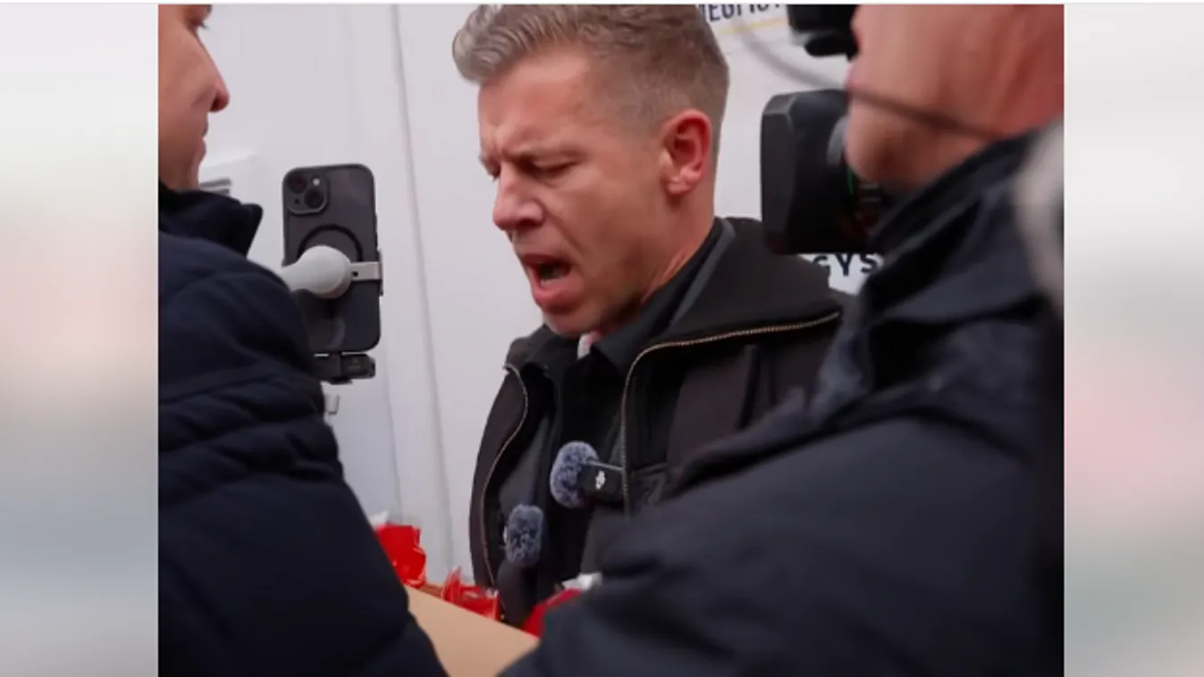 Magyar Péternél elszakadt a cérna, lökdösni kezdte Menczer Tamást