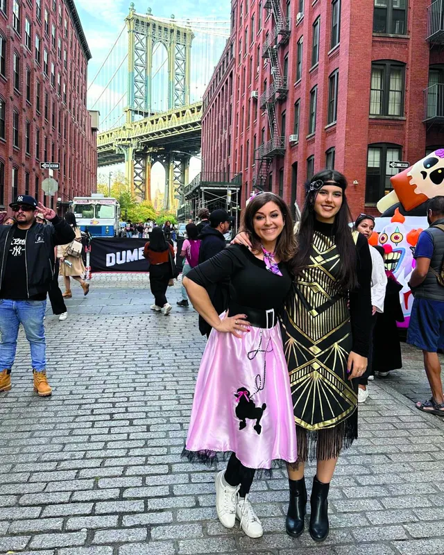  Erdélyi Mónika és Molli amerikai kalandjai - RIPOST 
