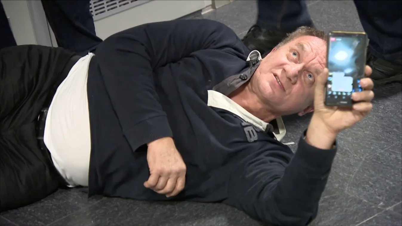 Fekete-Győr András után Varjú László is elveszíti mandátumát