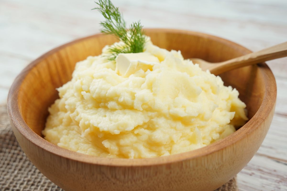 Krumplipüré Bowl,Of,Tasty,Mashed,Potatoes,With,Fresh,Dill,Served,On