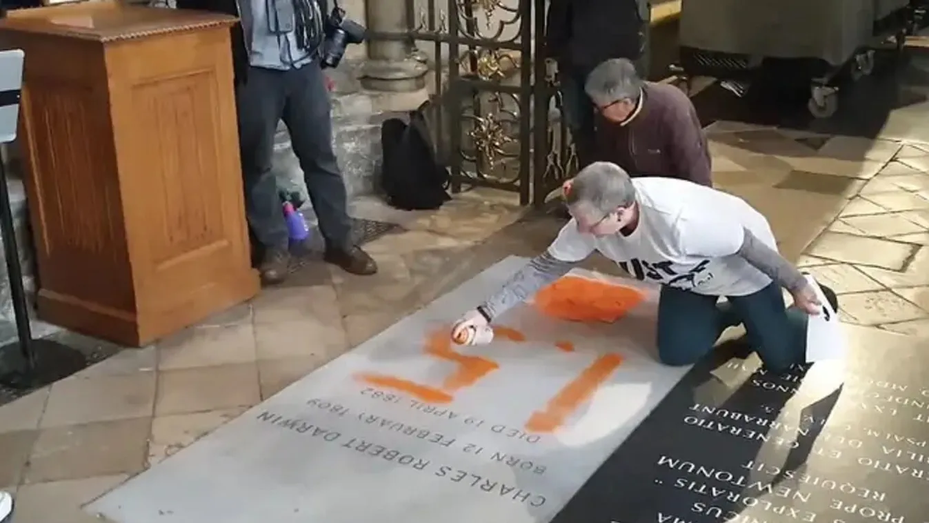 Klímaanarchisták megrongálták Charles Darwin sírját