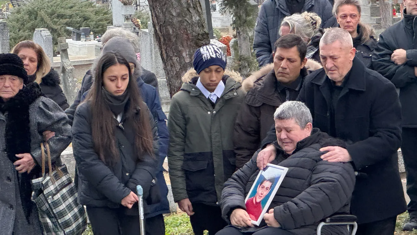 Meggyalázták Till Tamás sírját – videó