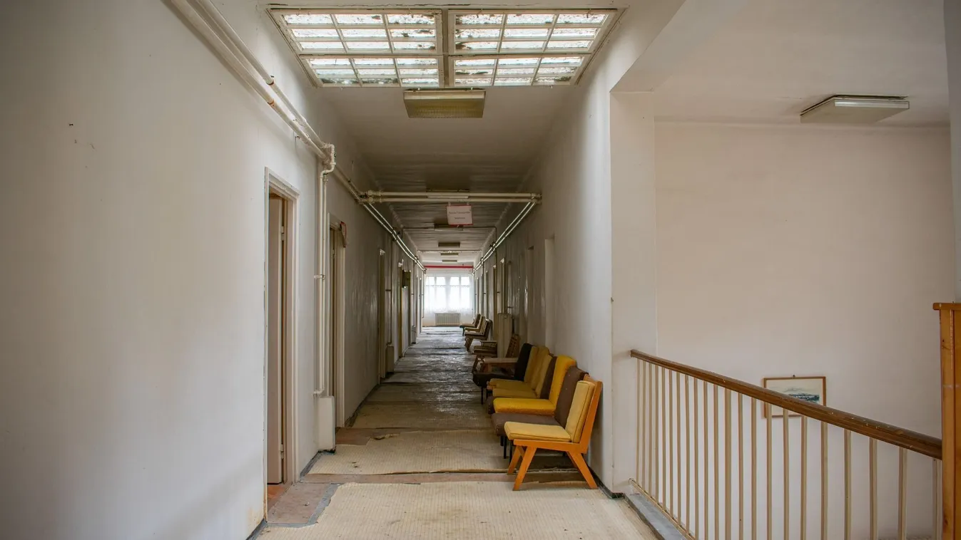  Rejtélyesen tűntek el a hegyi szanatórium betegei – Galéria