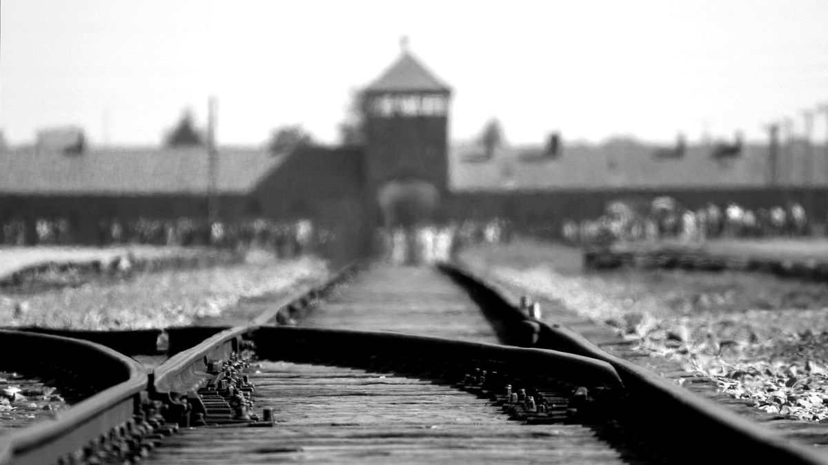 Az Auschwitzba látogató tinédzser megfejtette a rejtélyt, amely 80 éve kísérti a családját
