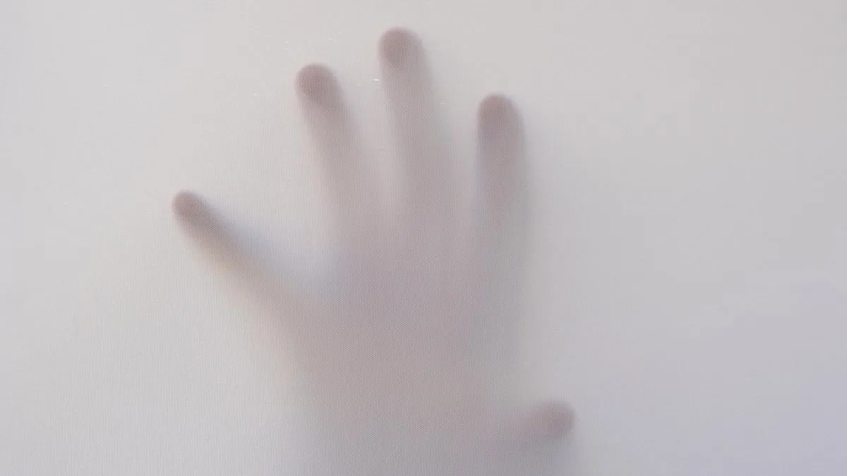 Paris Hilton rémálma: kisfia szellemeket lát a gyerekszobában!