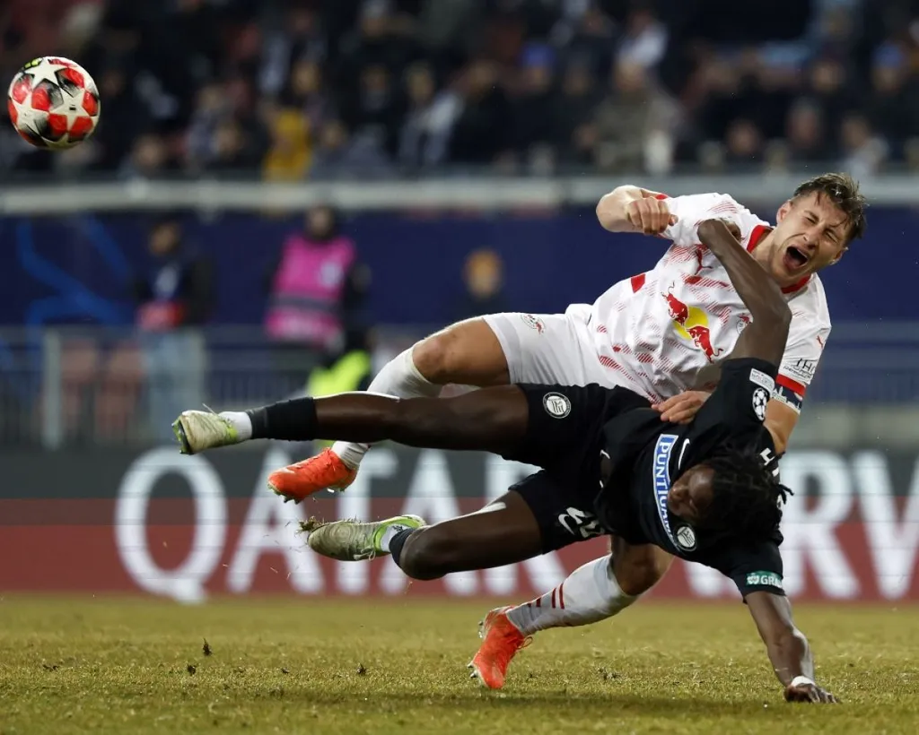 Orbán Willi (hátul) nagyot kapott Jattától, a Lipcse pedig a Sturmtól