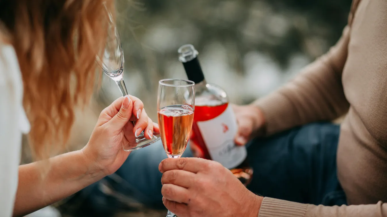 Boldog házasság mellett szeretett bele a családi barátba