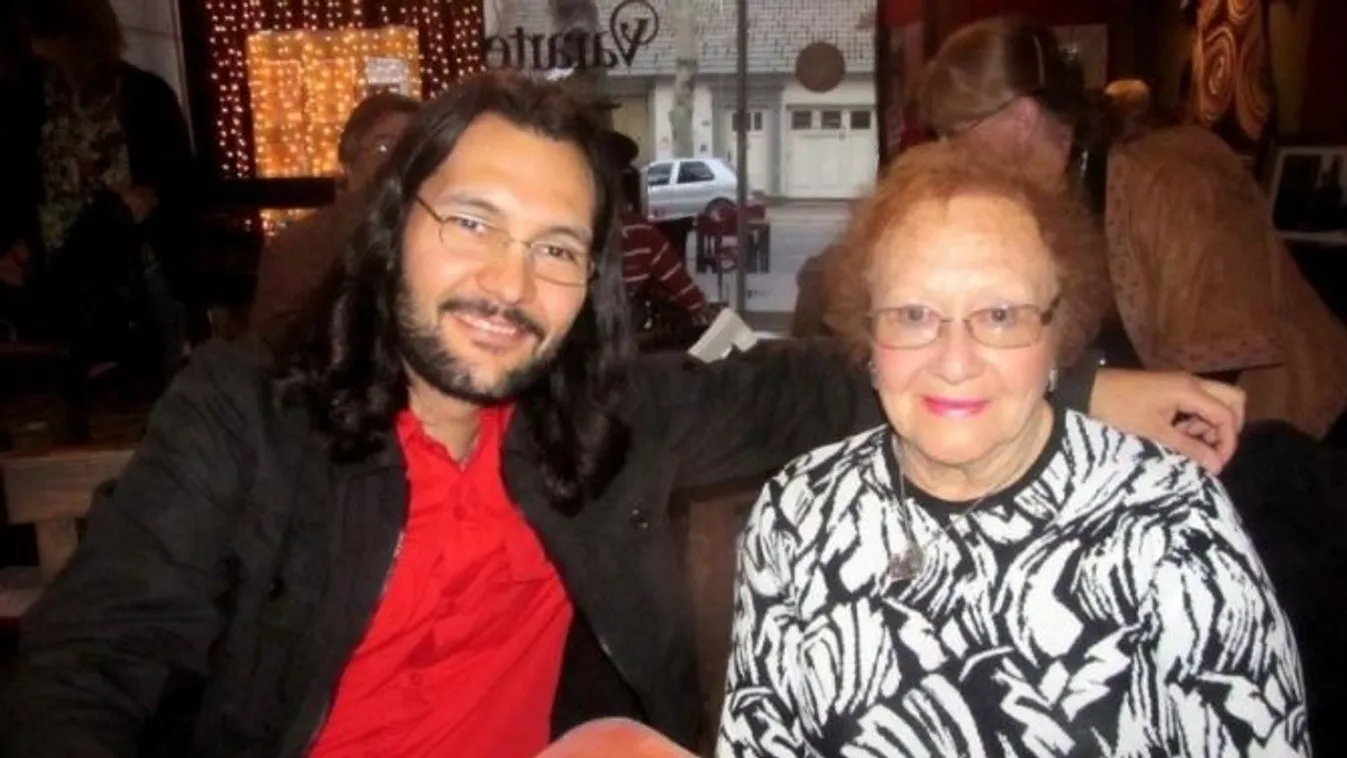 A párom anyja féltékeny ránk.