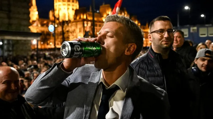 Magyar Péter az EP második leglustább politikusa