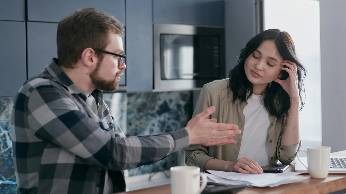 Felajánlotta a feleségét barátainak