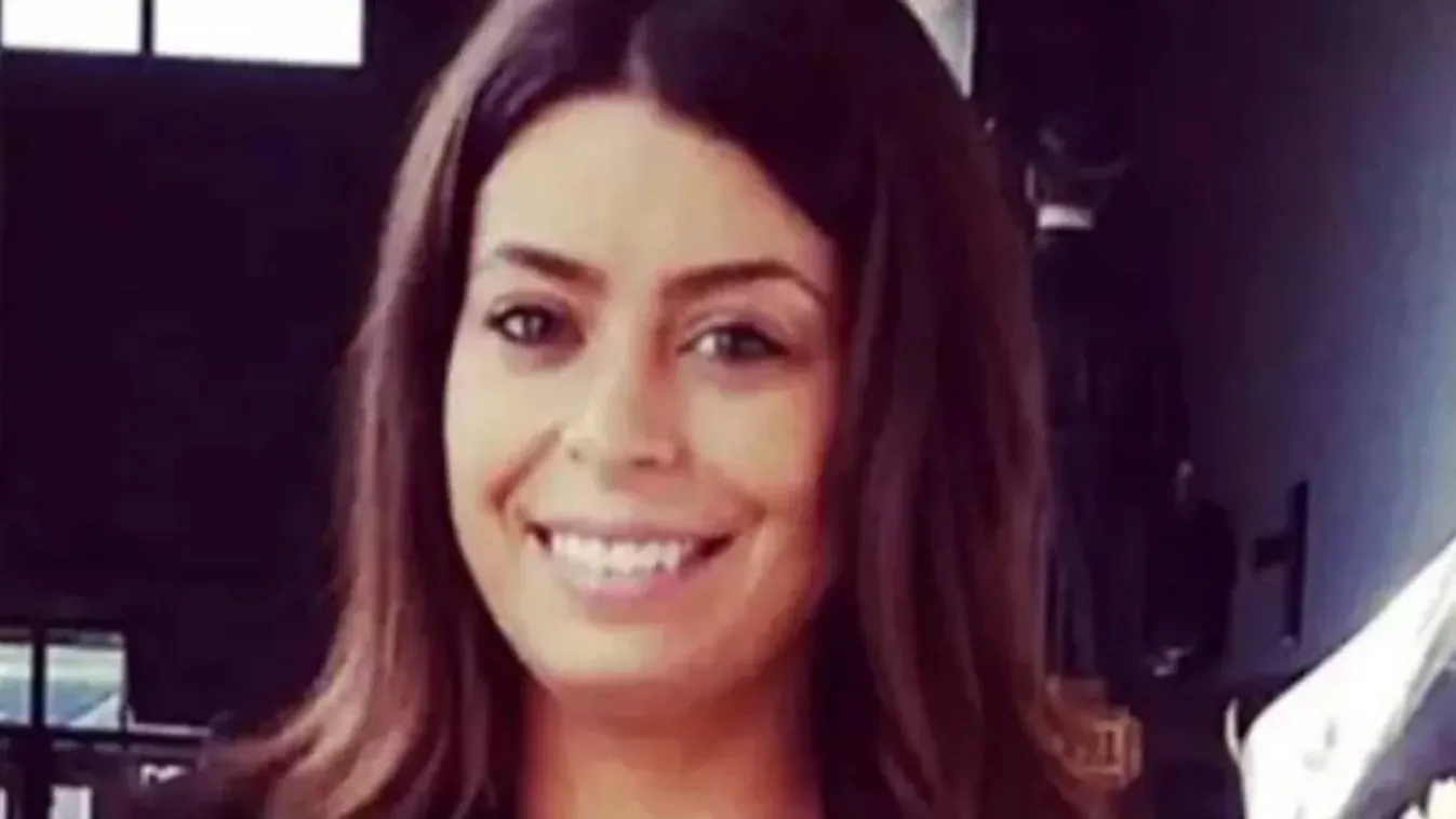 Az autóban robbant a kéj: diákjával pajzánkodott a tanárnő