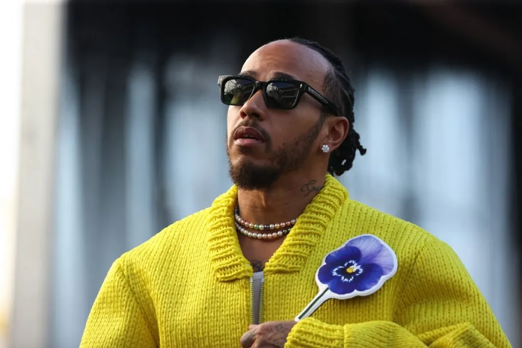 Lewis Hamiltont 12 évvel idősebb hollywoodi világsztárral boronálták össze