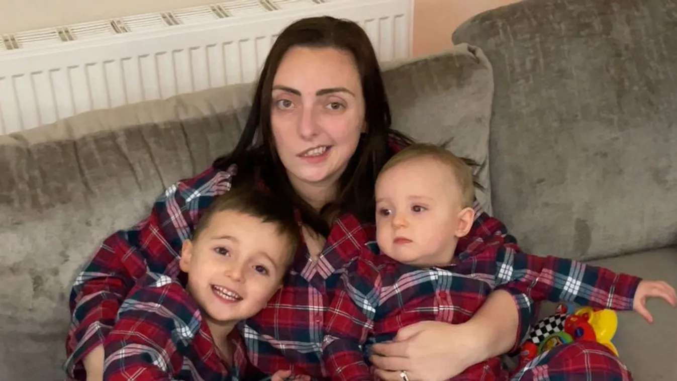 Többé nem tud mosolyogni a szemrángással küzdő anyuka