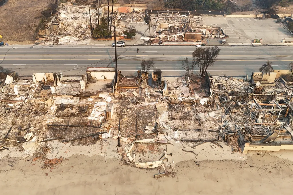 Galéria - Sztárok otthona égett porig Los Angelesben - RIPOST