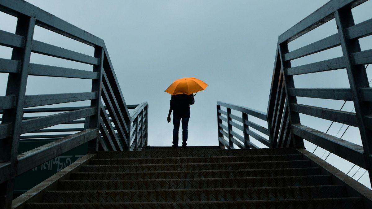 A hétvégére kitavaszodik az időjárás: addig azonban ónos esőre figyelmeztetnek a szakértők