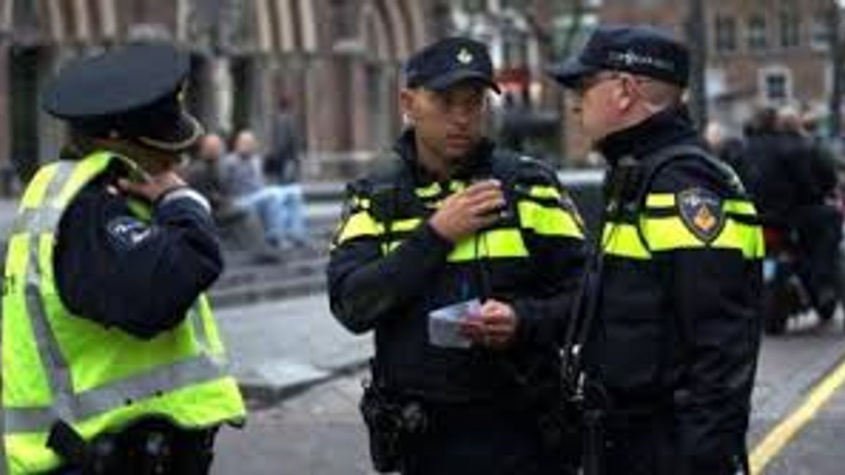 Terrorfenyegetés Amszterdamban, késes támadások Angliában és  Németországban