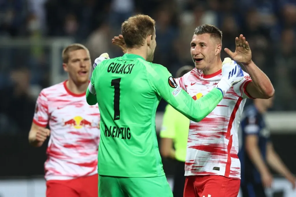 Gulácsi és Orbán (jobbra) gráci győzelemmel búcsúznának a BL idei szezonjától