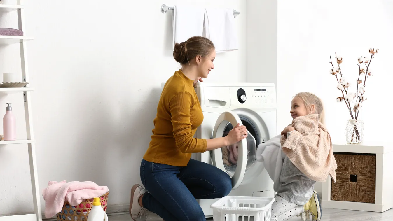 Ecet a ruhák megmentője