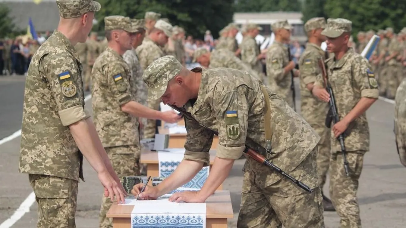 A 17 éveseket is katonai nyilvántartásba veszik Ukrajnában