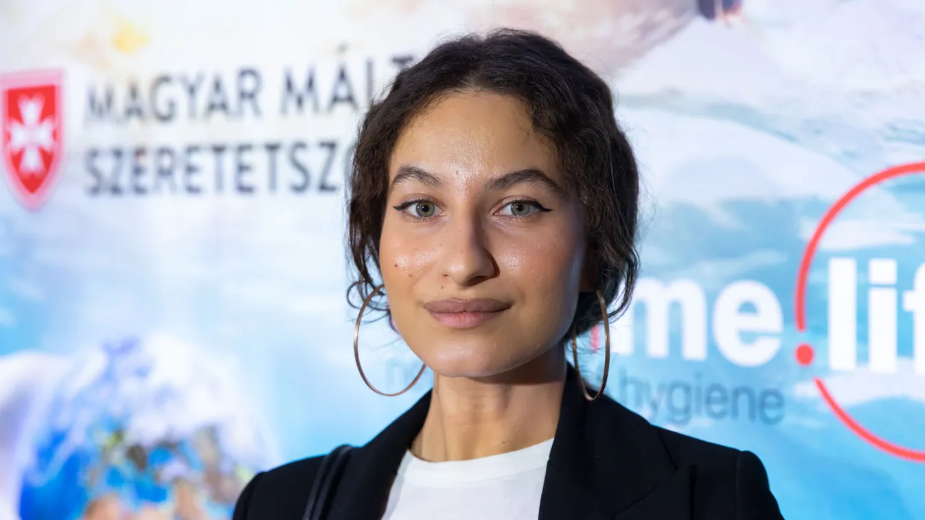 Dárdai Blanka bölcselkedés közben villantott