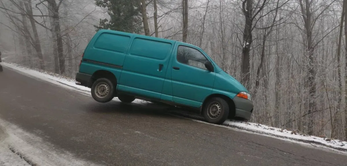 ónos eső csúszós utak