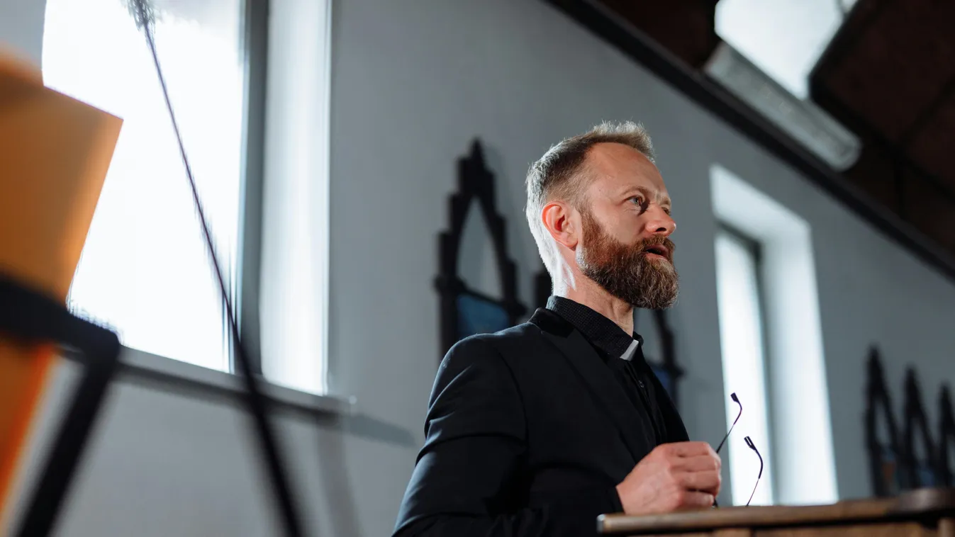 "Lefeküdtem a házas lelkészünkkel és az egész gyülekezetnek elmondtam"