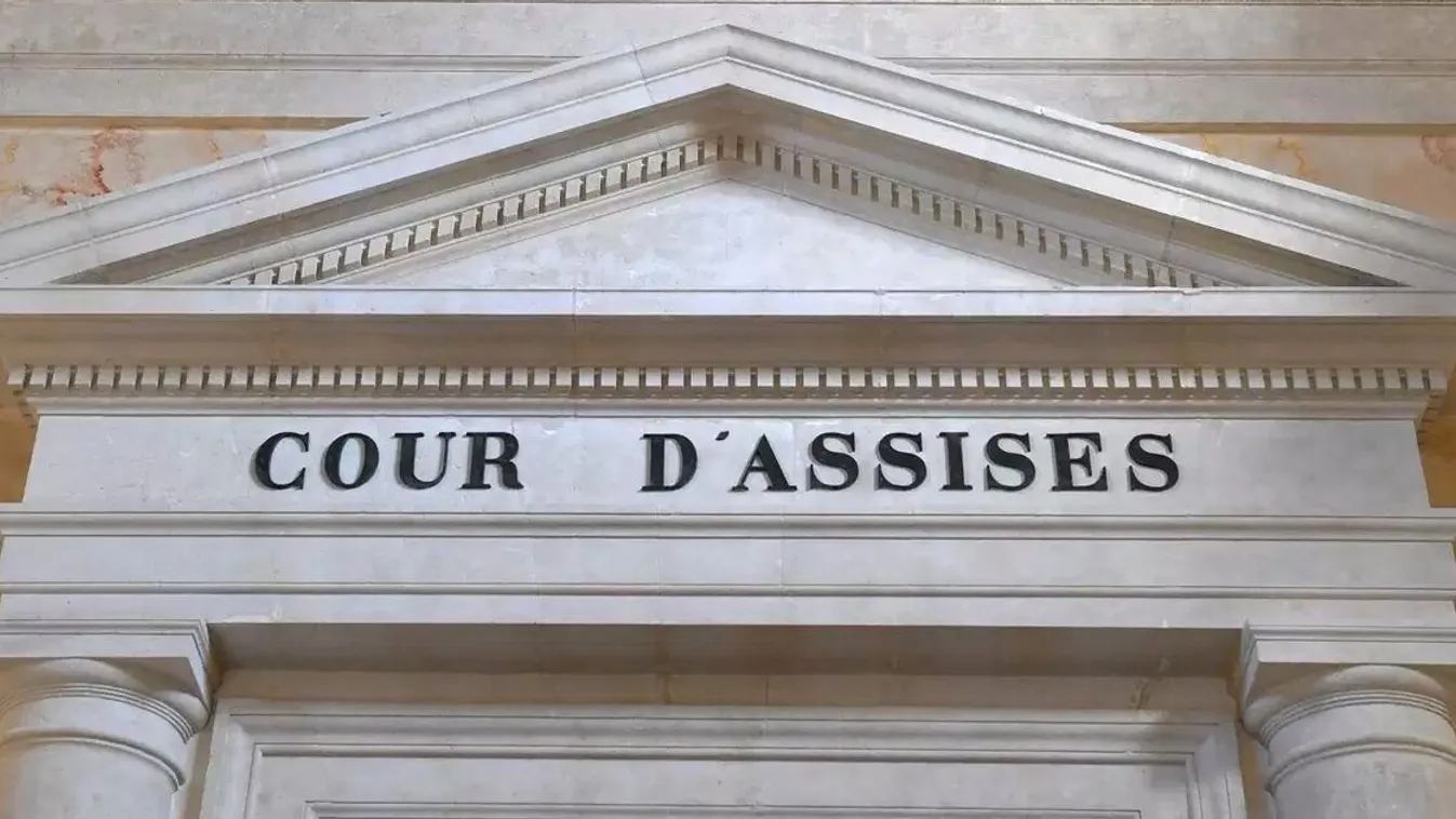 Ürülékével kente össze magát egy migráns a francia bíróságon