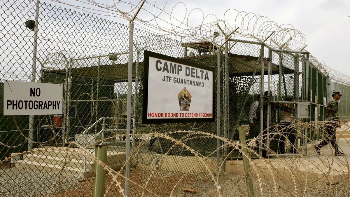 Trump a guantánamói fogolytáborba szállítaná a legveszélyesebb migránsokat