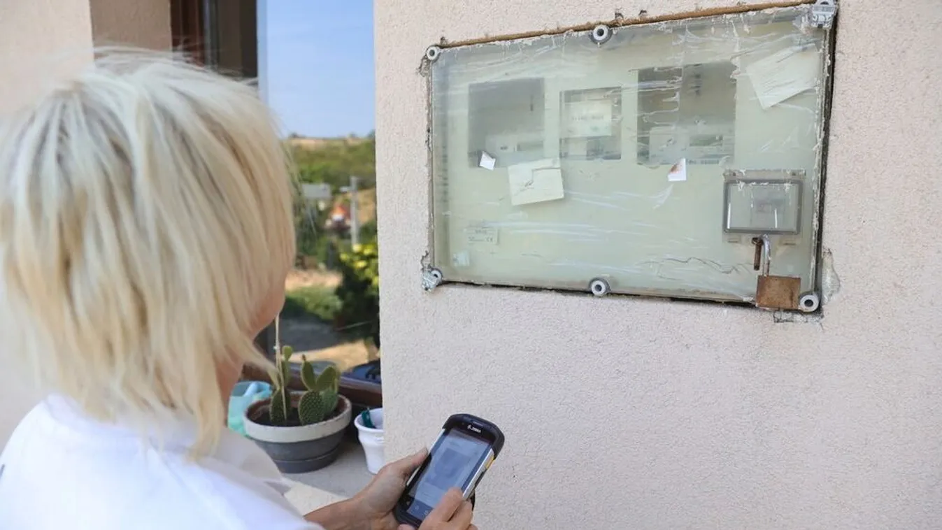 Vége, nekik nem kell többet villanyóra állást diktálni!