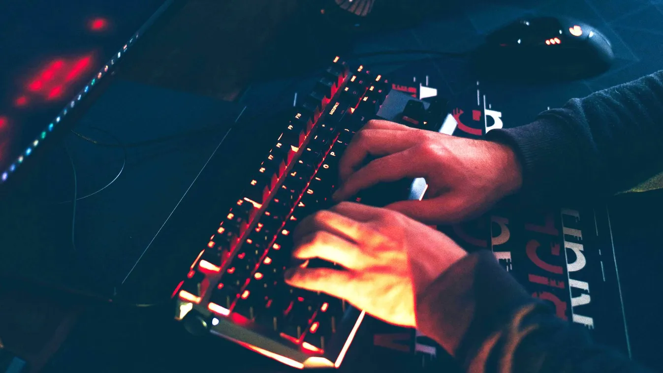 Egymilliárd jelszót törtek fel: azonnal lépned kell...